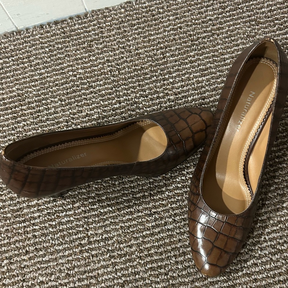 Naturalizes Elegant Brown Leather Women's Shoes